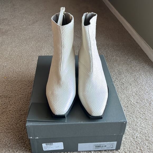 ALL SAINTS Lenora Snake Embossed
White Leather Minimalist Neutral Booties - Picture 3 of 12